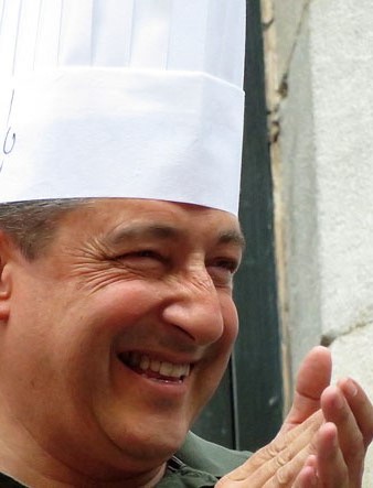 Joan Roca, durant la rebuda a la pla&ccedil;a del Vi