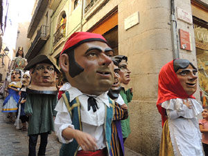 Far&agrave;ndula. 500 anys d'imatgeria festiva de Girona. Cercavila de cloenda