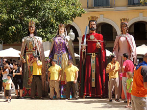 Far&agrave;ndula. 500 anys d'imatgeria festiva de Girona. Cercavila de cloenda