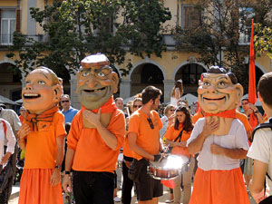 Far&agrave;ndula. 500 anys d'imatgeria festiva de Girona. Cercavila de cloenda