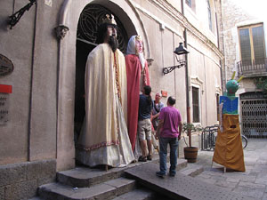 Far&agrave;ndula. 500 anys d'imatgeria festiva de Girona. Cercavila de cloenda