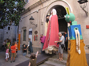 Far&agrave;ndula. 500 anys d'imatgeria festiva de Girona. Cercavila de cloenda