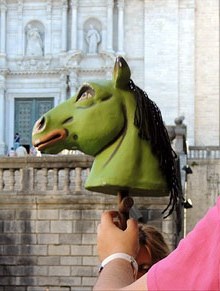 Far&agrave;ndula. 500 anys d'imatgeria festiva de Girona. Cercavila de cloenda