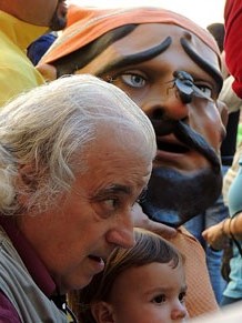 Far&agrave;ndula. 500 anys d'imatgeria festiva de Girona. Cercavila de cloenda