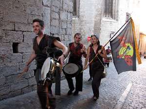 Far&agrave;ndula. 500 anys d'imatgeria festiva de Girona. Cercavila de cloenda