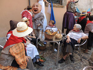 Far&agrave;ndula. 500 anys d'imatgeria festiva de Girona. Cercavila de cloenda