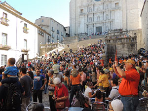 Far&agrave;ndula. 500 anys d'imatgeria festiva de Girona. Cercavila de cloenda