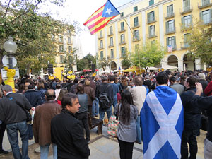 Crida a la participaci&oacute; per al 9N a la pla&ccedil;a de la Independ&egrave;ncia