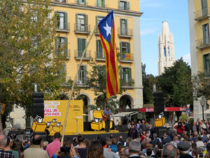 Crida a la participaci&oacute; per al 9N a la pla&ccedil;a de la Independ&egrave;ncia
