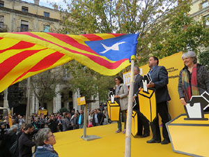 Crida a la participaci&oacute; per al 9N a la pla&ccedil;a de la Independ&egrave;ncia