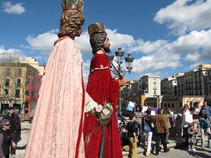 Enlla&ccedil;ats per la Llengua. La cercavila