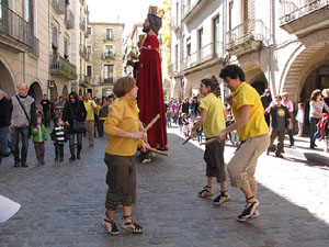 Enlla&ccedil;ats per la Llengua. La cercavila