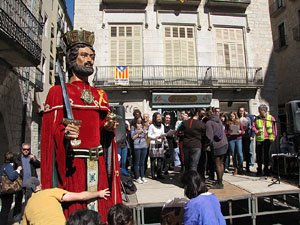 Enlla&ccedil;ats per la Llengua. La cercavila