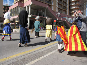 Enlla&ccedil;ats per la Llengua. La cercavila