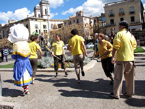 Enlla&ccedil;ats per la Llengua. La cercavila