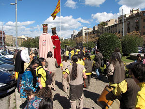 Enlla&ccedil;ats per la Llengua. La cercavila