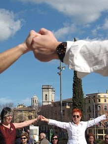 Enlla&ccedil;ats per la Llengua. Ballada de sardanes