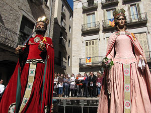 Enlla&ccedil;ats per la Llengua. La pla&ccedil;a del Vi