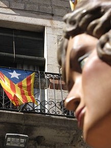 Enlla&ccedil;ats per la Llengua. La pla&ccedil;a del Vi