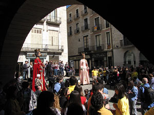 Enlla&ccedil;ats per la Llengua. La pla&ccedil;a del Vi