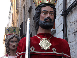 Escampillem. Nit de folk a Girona. Cercavila de gegants i capgrossos