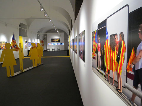 Una panor&agrave;mica d'una de les sales de l'exposici&oacute;