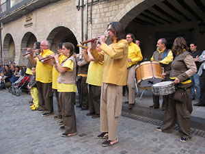 Cercavila a c&agrave;rrec del grup Fal&middot;lera Gironina
