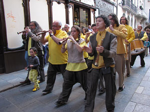Cercavila a c&agrave;rrec del grup Fal&middot;lera Gironina