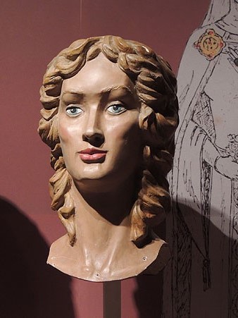 Gegants nous de Girona. Cap constru&iuml;t segons disseny de Carles Viv&oacute;