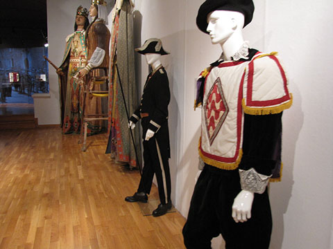 Uniformes i insígnies municipals