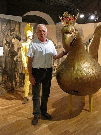 L'artes&agrave; Ramon Boix, al costat de l'&agrave;guila que va treballar el seu pare i ell mateix ha restaurat