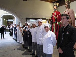 Homenatge als germans Roca del Celler de Can Roca. Arribada a la pla&ccedil;a del Vi