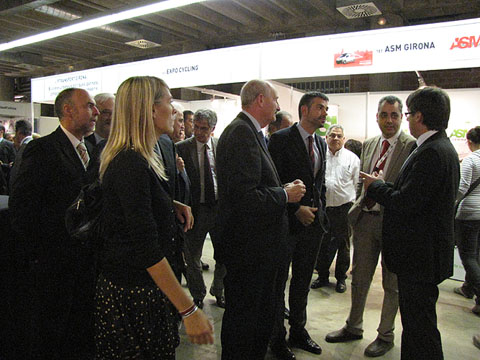 Visita als estands despr&eacute;s de la inauguraci&oacute;