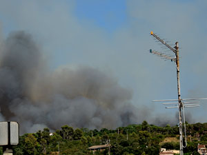 Incendi forestal darrere Les Pedreres