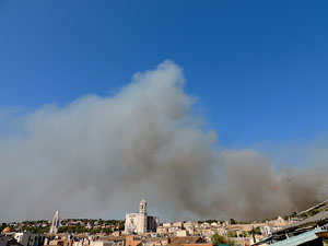 Incendi forestal darrere Les Pedreres