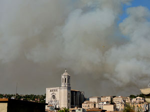 Incendi forestal darrere Les Pedreres