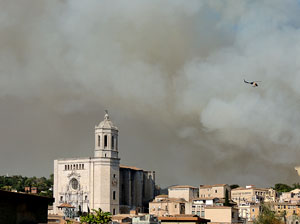 Incendi forestal darrere Les Pedreres