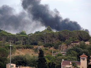 Incendi forestal darrere Les Pedreres