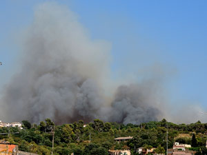 Incendi forestal darrere Les Pedreres