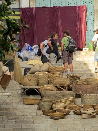 Muntatges de decorats a la pujada de Sant Mart&iacute;