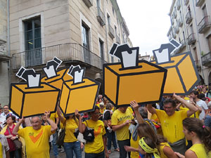 Concentraci&oacute; pel 9N a la pla&ccedil;a del Vi