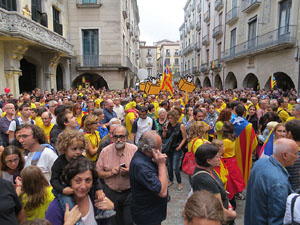 Concentraci&oacute; pel 9N a la pla&ccedil;a del Vi