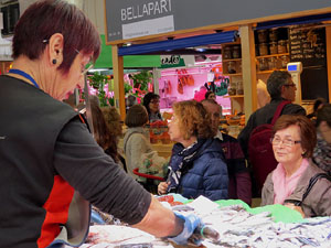 Mercat del Lle&oacute;. Lliurament del premi T'atreveixes a gastar 500 euros en tres hores?