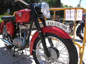 Primera concentraci&oacute; de Motos Hist&ograve;riques Ciutat de Girona