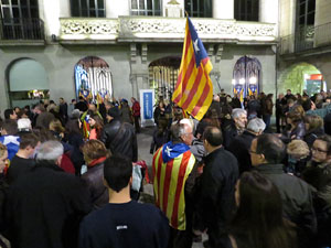 Concentraci&oacute; a la pla&ccedil;a del Vi per celebrar el nomenament de Carles Puigdemont com a candidat a la Generalitat de Catalunya