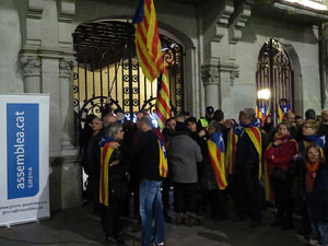 Concentraci&oacute; a la pla&ccedil;a del Vi per celebrar el nomenament de Carles Puigdemont com a candidat a la Generalitat de Catalunya