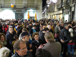 Concentraci&oacute; a la pla&ccedil;a del Vi per celebrar el nomenament de Carles Puigdemont com a candidat a la Generalitat de Catalunya