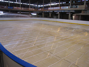Preparaci&oacute; de la pista de gel a Fira de Girona