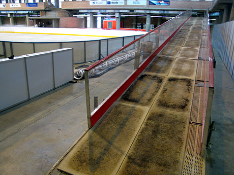 Preparaci&oacute; de la pista de gel a Fira de Girona