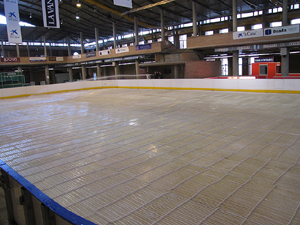 Preparaci&oacute; de la pista de gel a Fira de Girona